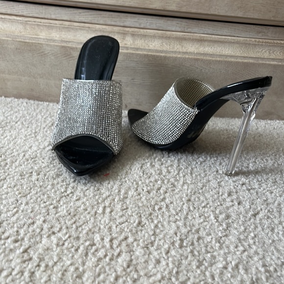 Bling pointy high heels - Picture 2 of 3